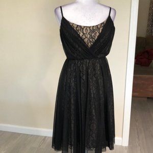 Maggy London black silk & lace formal dress Size 6